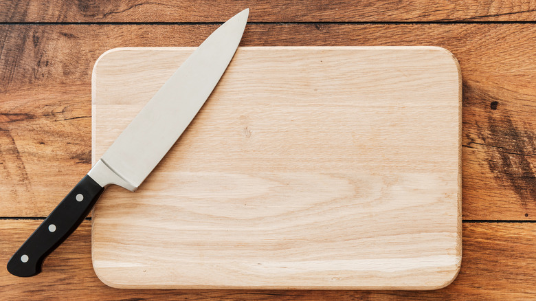 Knife and cutting board