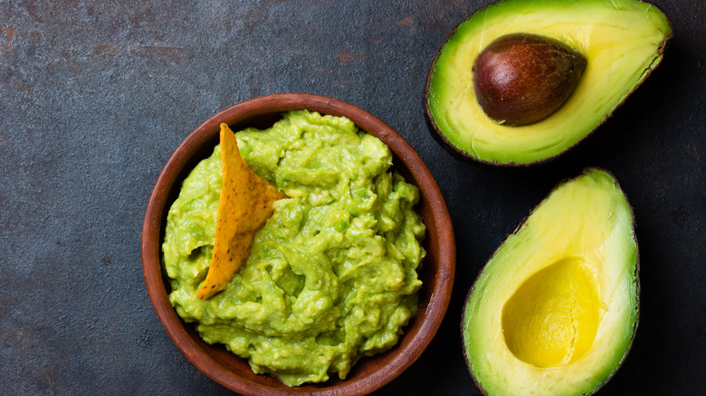 Guacamole in bowl