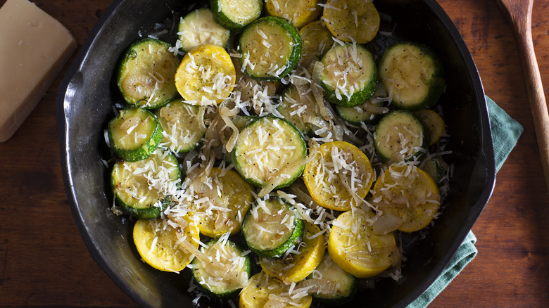 Summer squash with onion