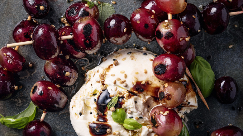Grilled grapes with buratta cheese