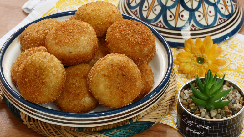 maakouda fritters Moroccan plate 