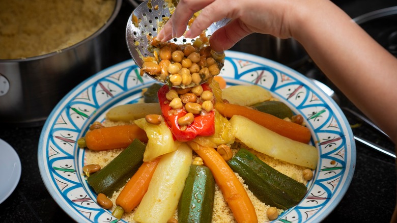 Seven-vegetable couscous chickpeas