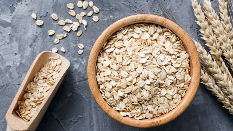 Rolled oats, spoon, and bowl