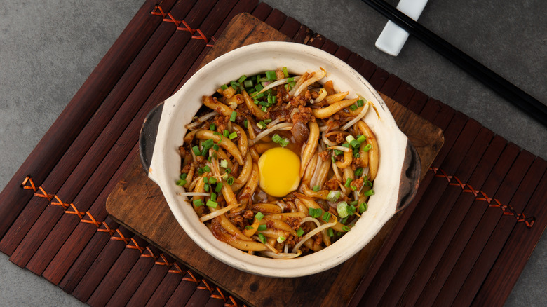 Pot of silver needle noodles