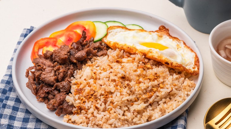 beef with egg, garlic rice