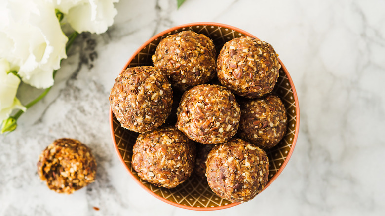 Tahini energy balls