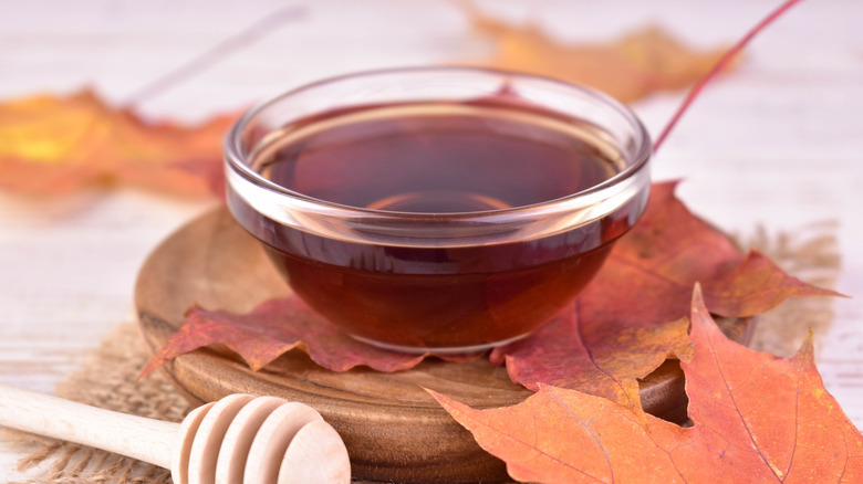 Maple syrup in glass bowl