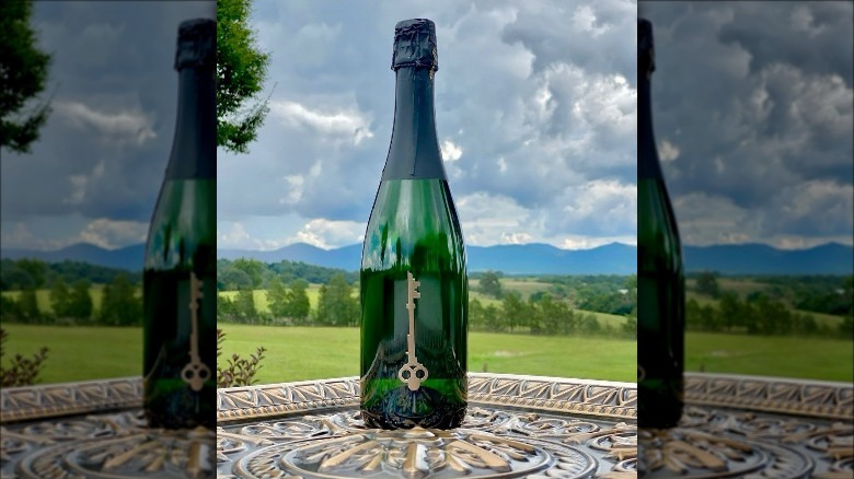 bottle of crosskeys vineyards 2019 blanc de noirs 