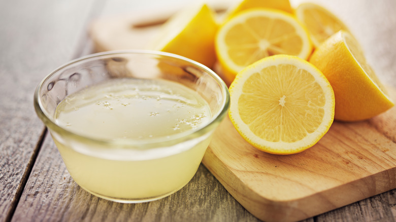 Freshly squeezed lemon juice