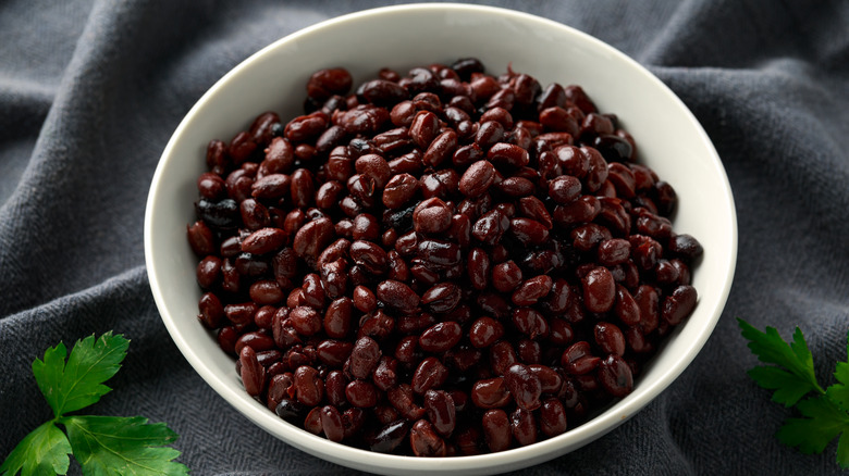 canned black beans in bowl