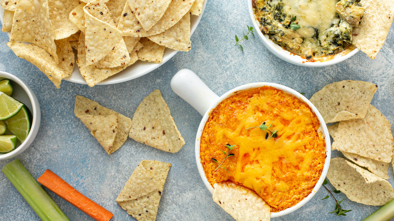 Buffalo chicken dip with chips