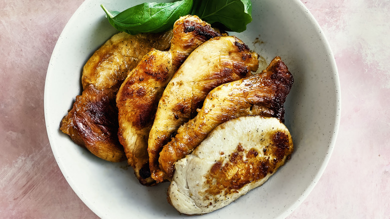 grilled chicken in bowl