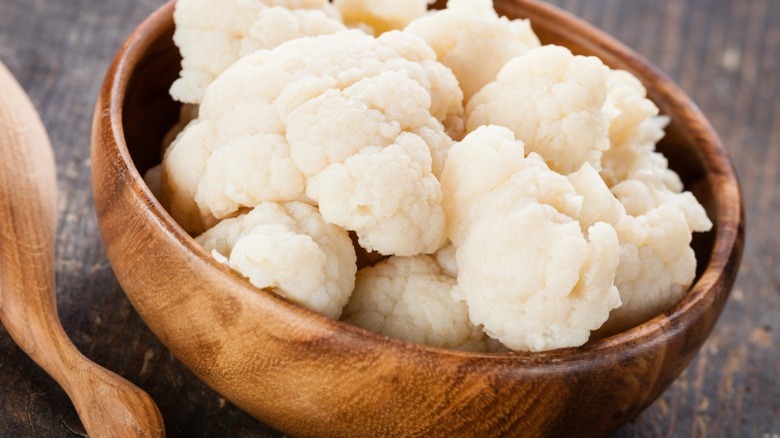 Cooked cauliflower wood bowl