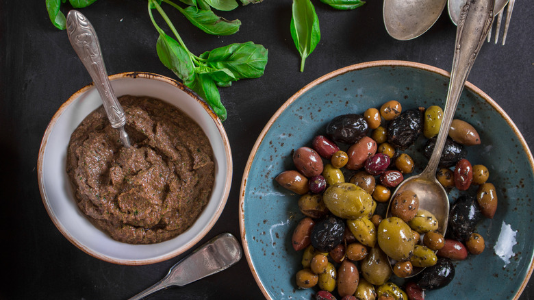 Olives and tapenade 