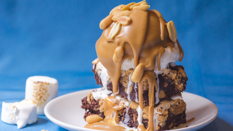 Peanut butter brownie sundae