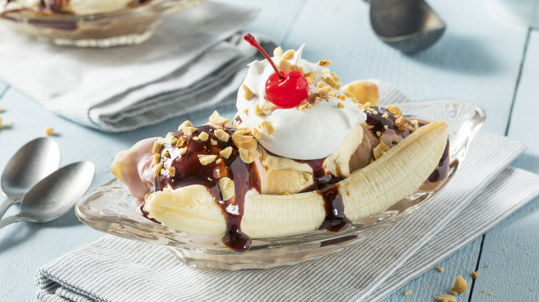 Banana split sundae with ice cream