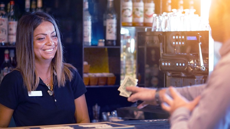 bartender receiving tip