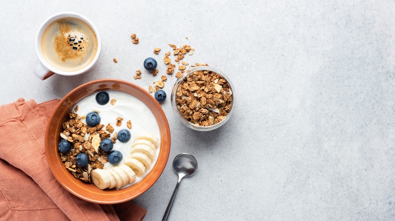 Granola with yogurt and berries