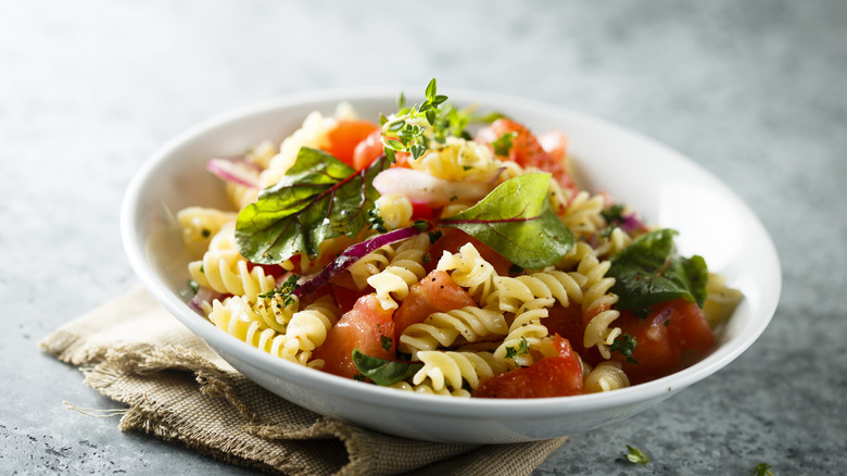 Pasta salad with vegetables 