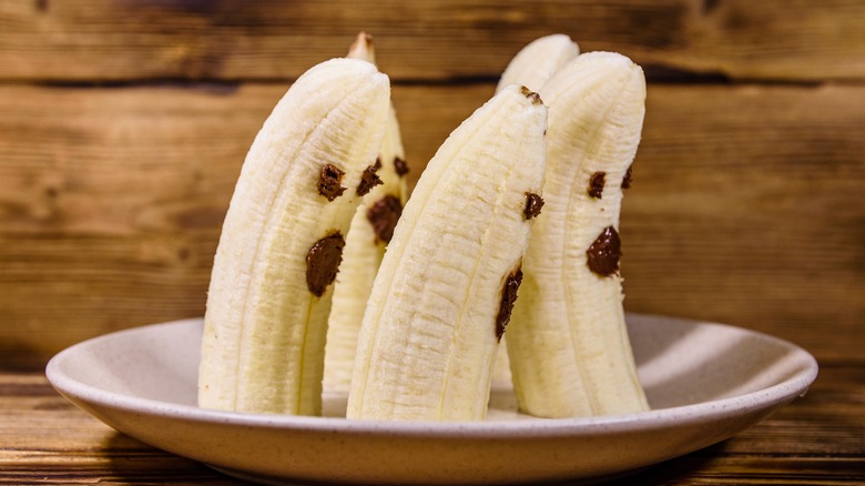 Banana ghosts with chocolate chips