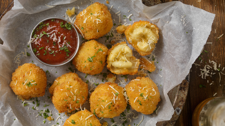 Macaroni and cheese balls