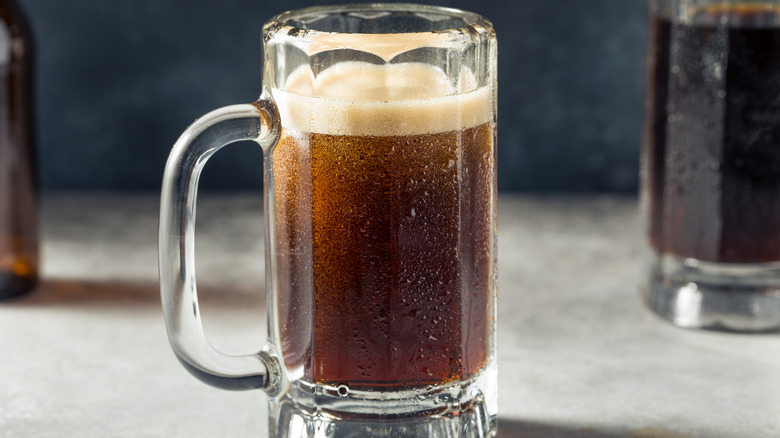 mug of root beer