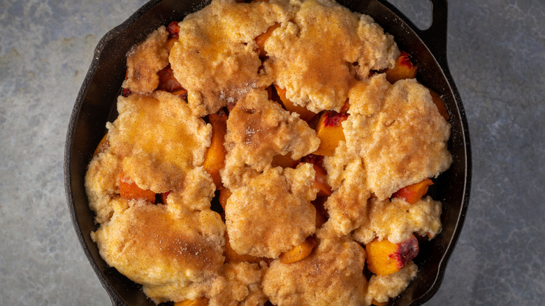 peach cobbler in skillet