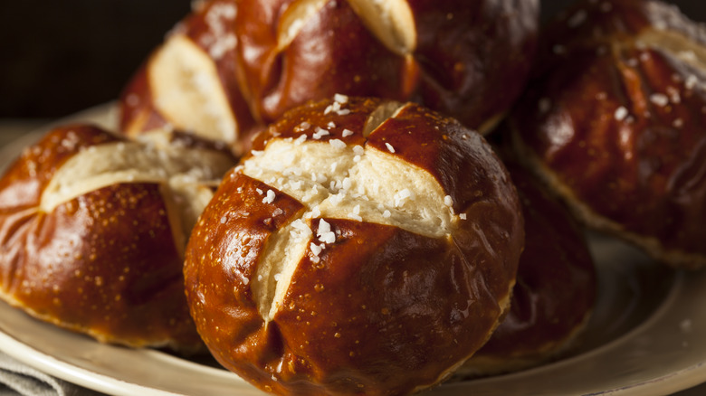 Pretzel buns with salt