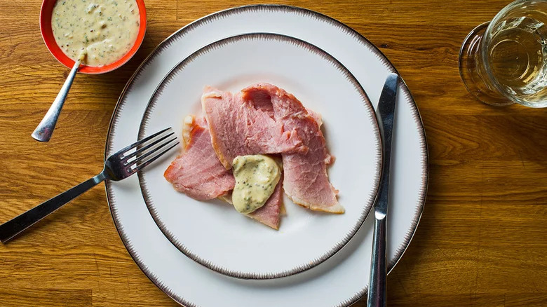 Ham with muscadet and crème fraîche