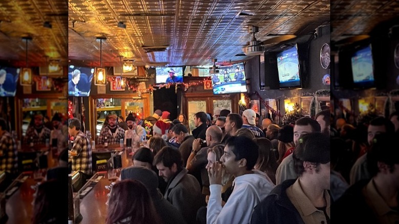 Kelly's Sports Bar crowd TVs