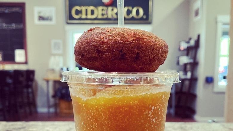 Frozen cider with donut