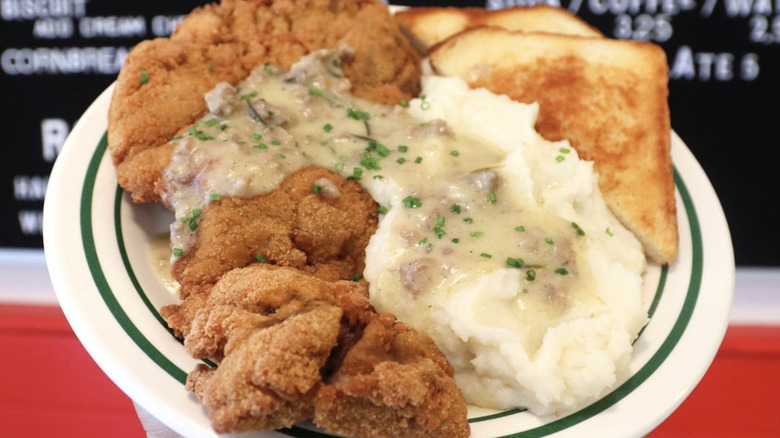 Fried chicken and mashed potatoes