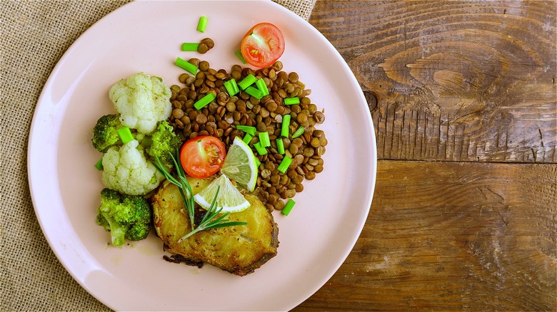 Baked fish and lentils