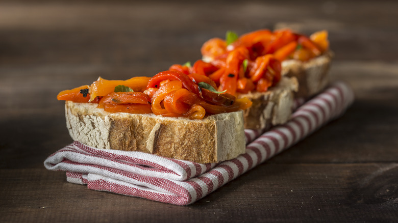 bread with roasted red peppers