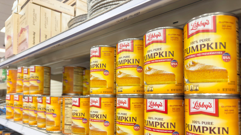 Several cans of Libby's pumpkin puree at the store