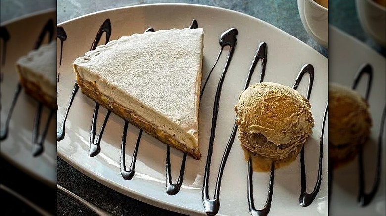 banoffee pie with ice cream