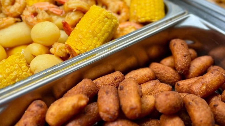 Western Sizzlin' seafood boil and hushpuppies