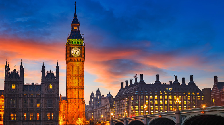 Big Ben clock at night