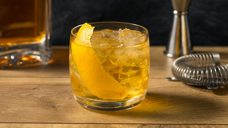 Rusty Nail with lemon peel