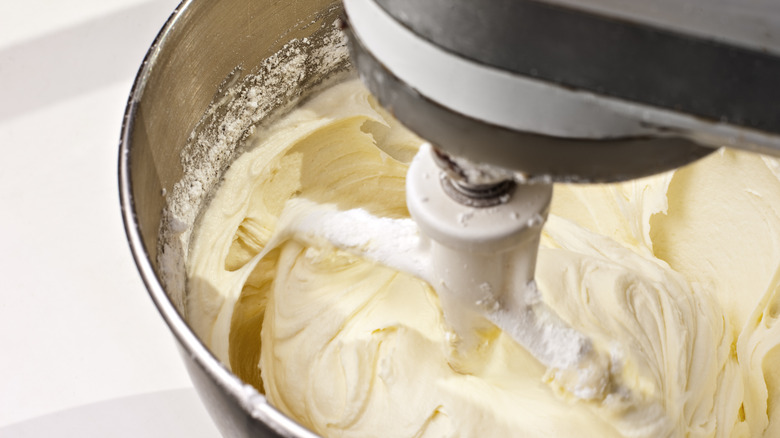 Stand mixer making frosting