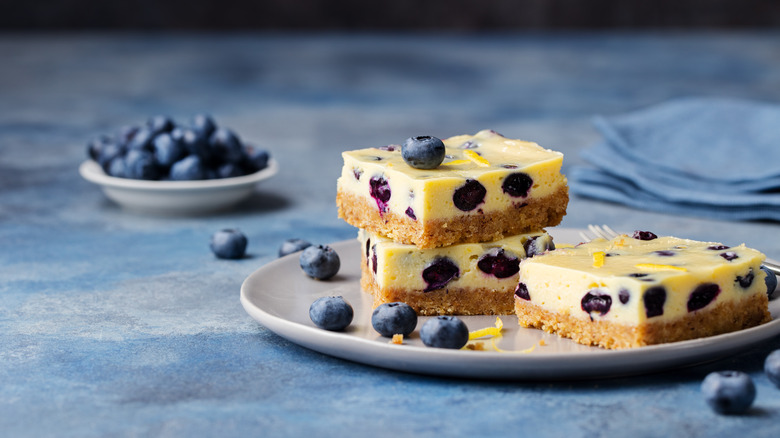 Blueberry cheesecake bars