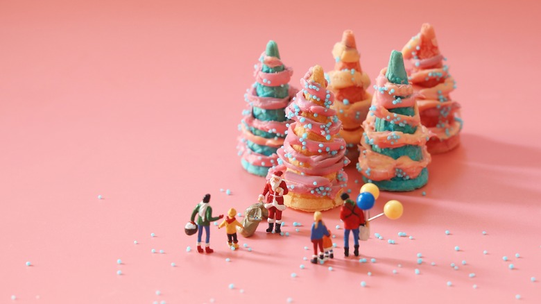 Cone trees and miniature figures