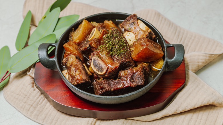 Braised short ribs