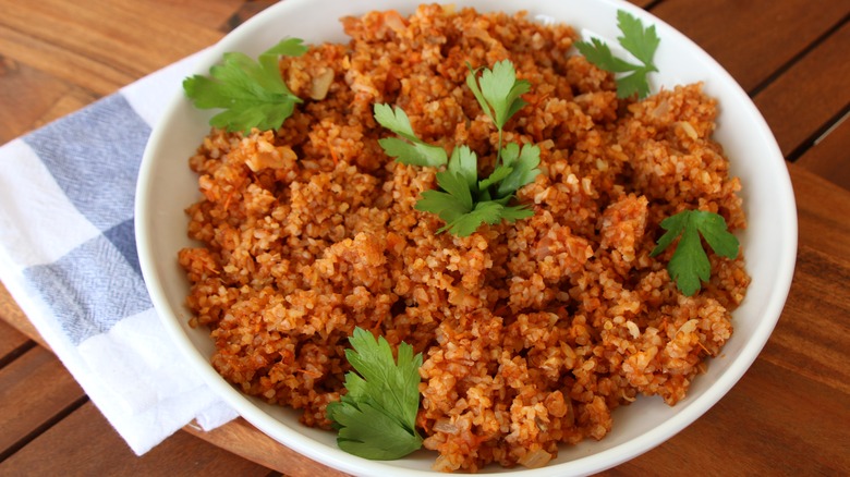 Tomato bulgur dish