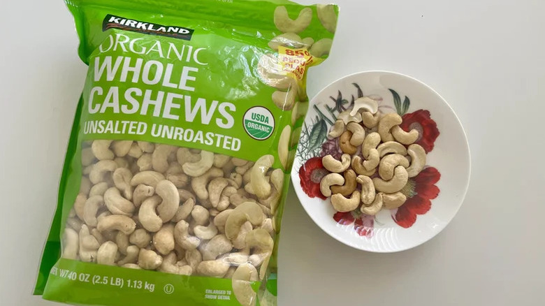 Green bag of organic unsalted unroasted whole cashews