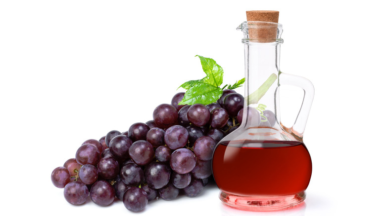 Red wine vinegar with grapes