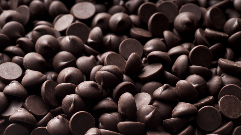 chocolate chips background