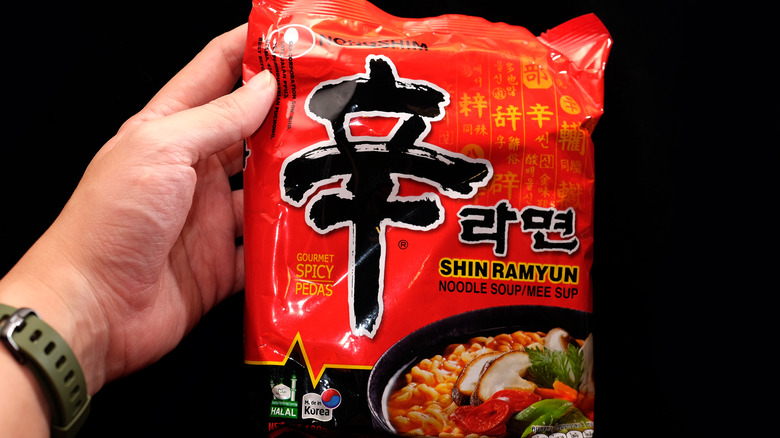 Nongshim ramen package