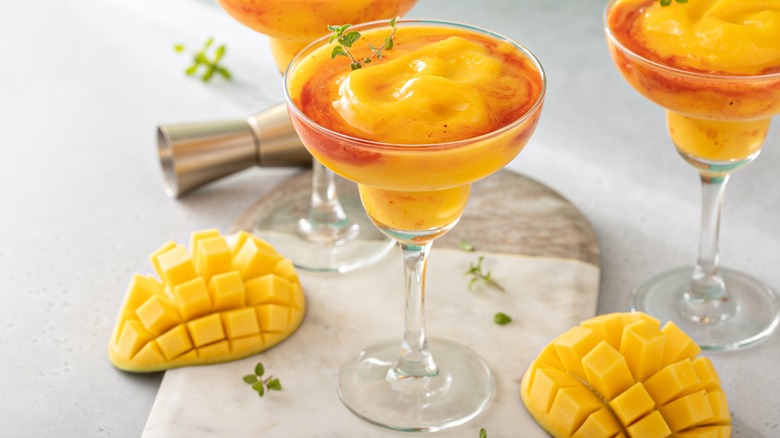 cut mango and smoothies 