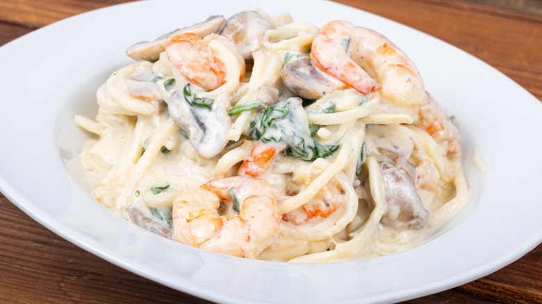 hearts of palm noodles with shrimp in Alfredo sauce